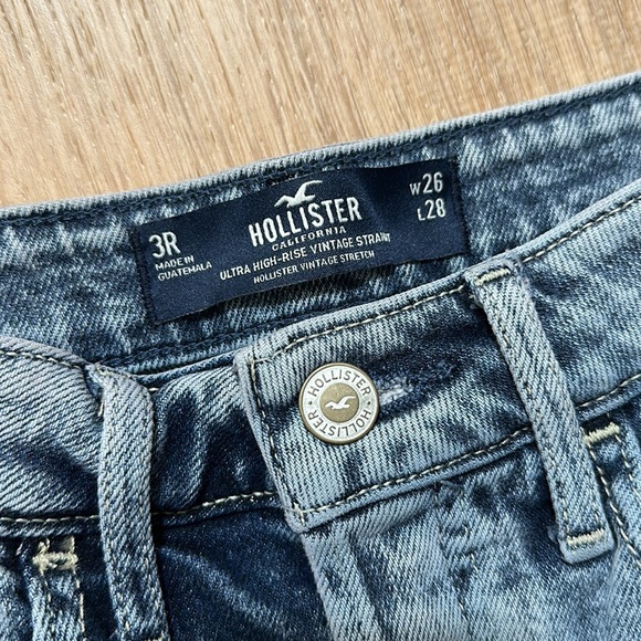 HOLLISTER | Ultra High Rise Vintage Straight Leg Jeans - Picture 3 of 3